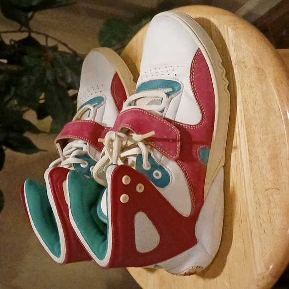 Adidas Round house Mid J sneakers big girl sz5 - Picture 2 of 6